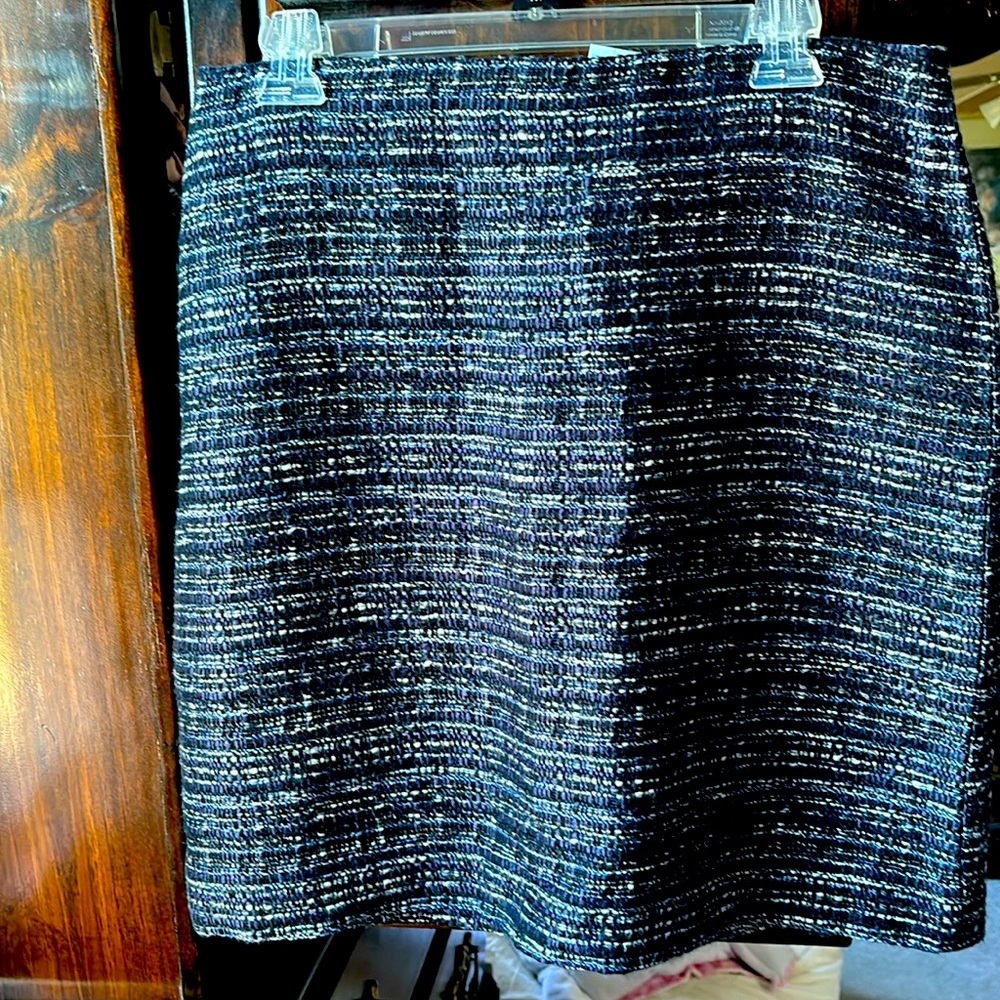 And Taylor size 10 lined skirt
